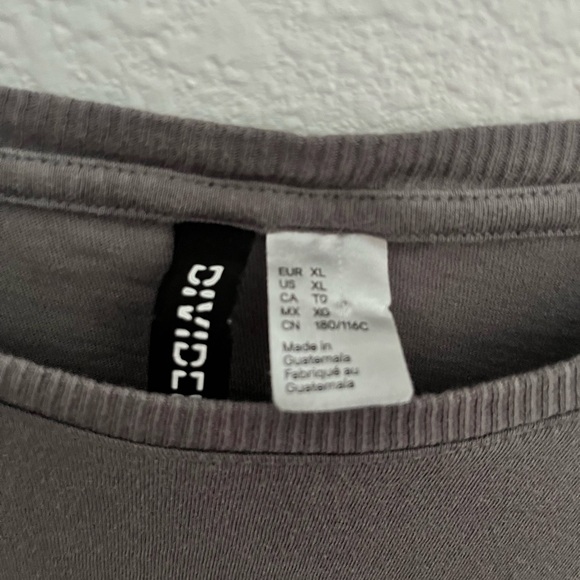 H&M Divided Cropped Top XL - Picture 2 of 3